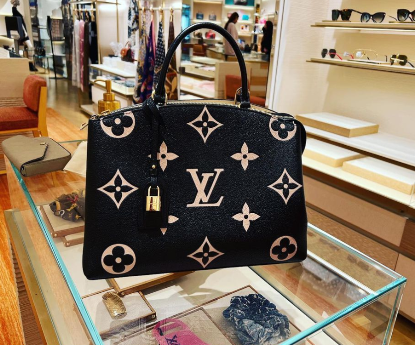 Louis Vuitton Palais: Most Comprehensive Review & Guide